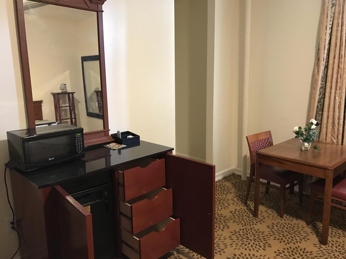 Waterbury Big Apple Motel Екстер'єр фото