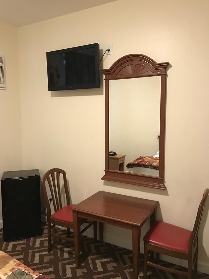 Waterbury Big Apple Motel Екстер'єр фото