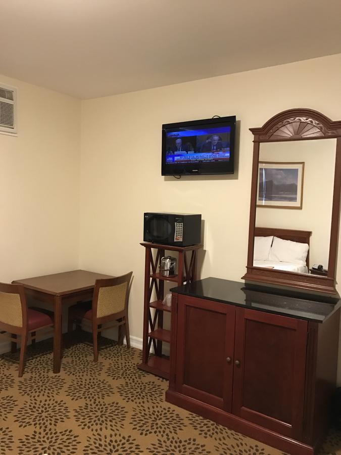 Waterbury Big Apple Motel Екстер'єр фото